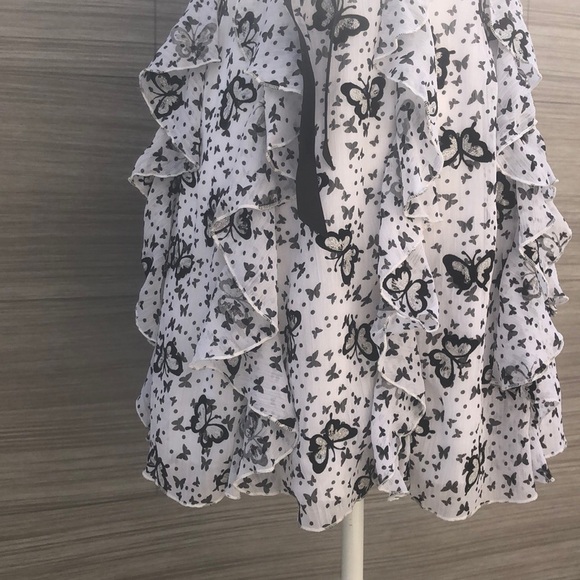 Butterfly print Ruffled dress with belt - Picture 5 of 7